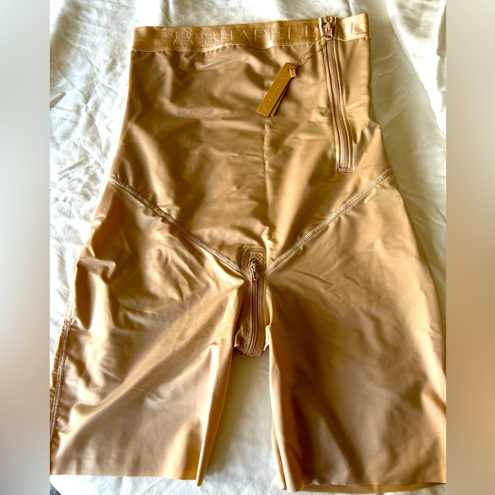 NWT: Shapellx L Airslim High Waist Shorts, Beige
